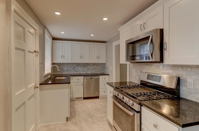 Kitchen - 30 Montagu St