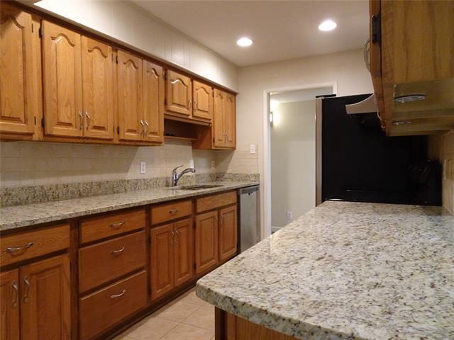 Foto del edificio - 811 Vinecrest Ln