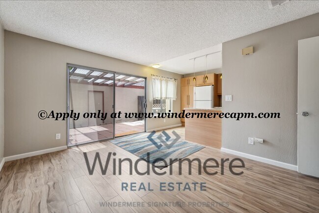 Building Photo - Easy Living in a Cozy West Sac Community!