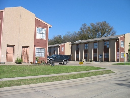 Foto del edificio - Landmark Townhomes