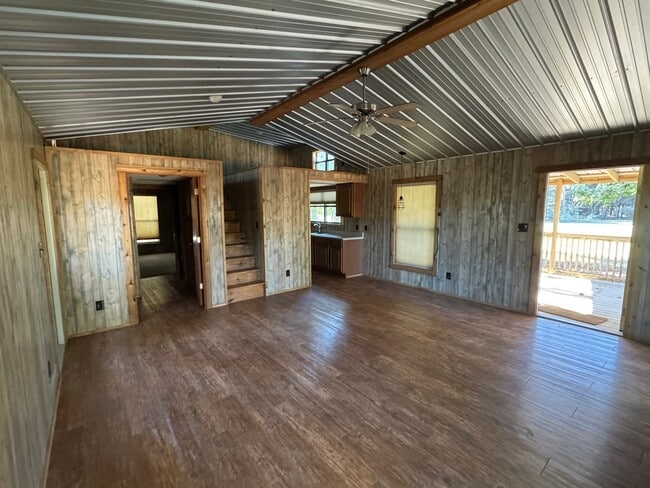 Building Photo - 121 Woodway Acres