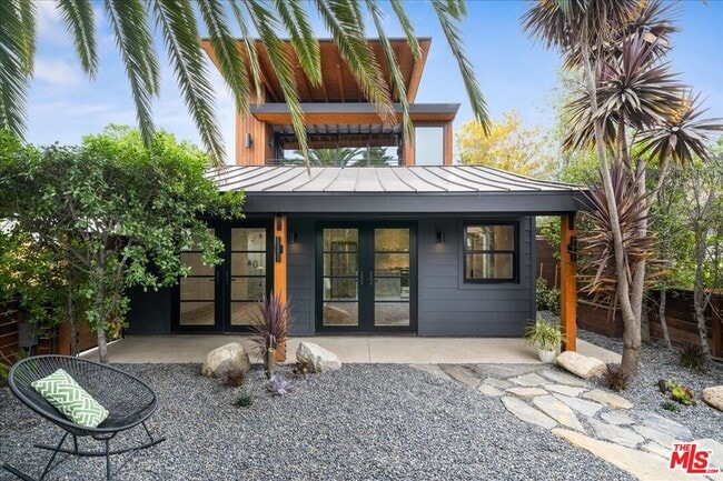 Foto del edificio - 4027 Moore St