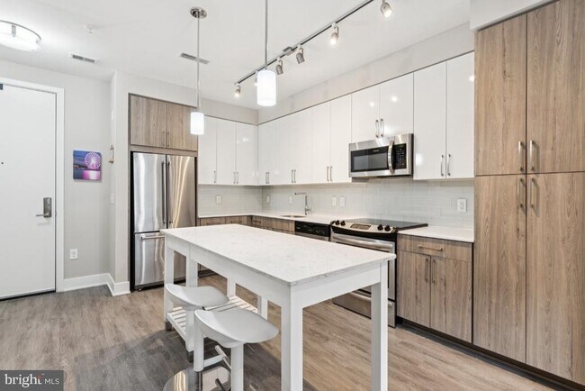 Foto del edificio - 145 Riverhaven Dr