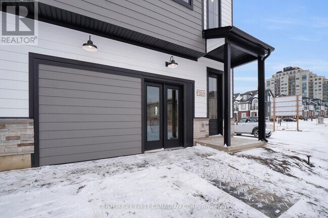 Building Photo - 310 Callaway Rd