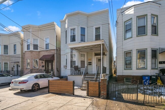 Foto del edificio - 215 Dodd St