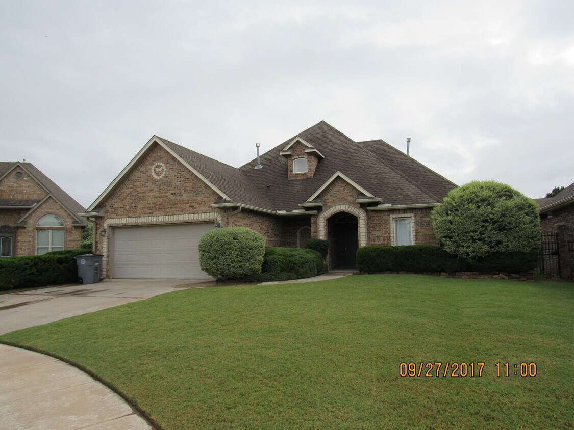 Foto principal - TWO STORY HOME LOCATED IN THE SILVER CREEK...