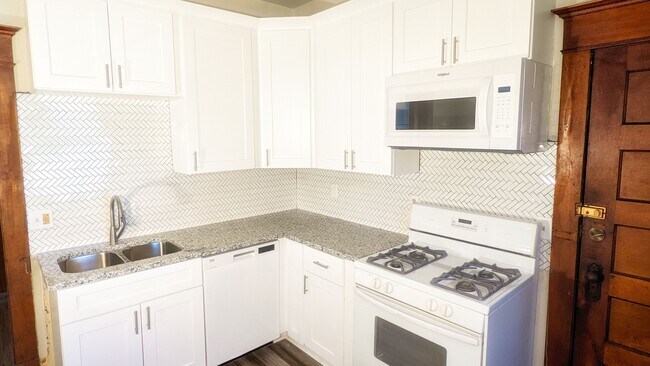 Foto del edificio - 1180 Lincoln Ave