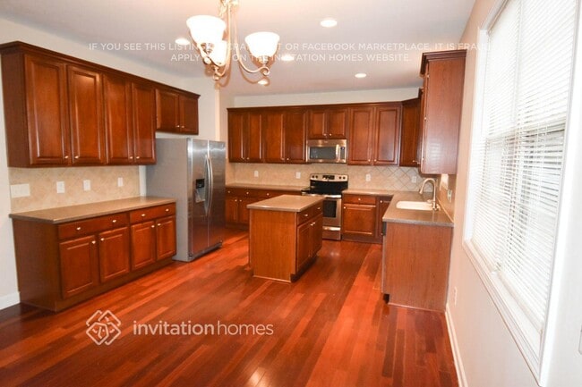 Building Photo - 335 Oak Alley Trail