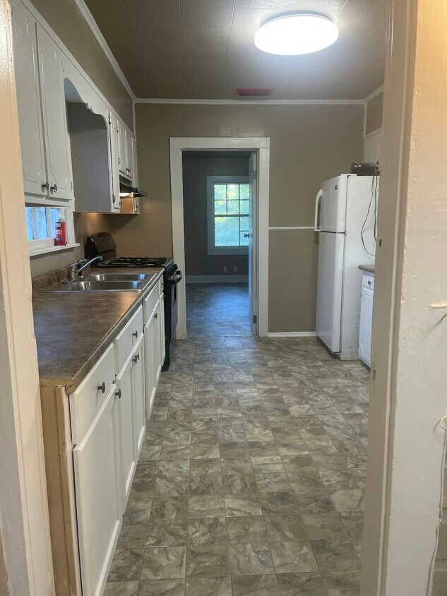 Foto principal - 615 Mohawk St