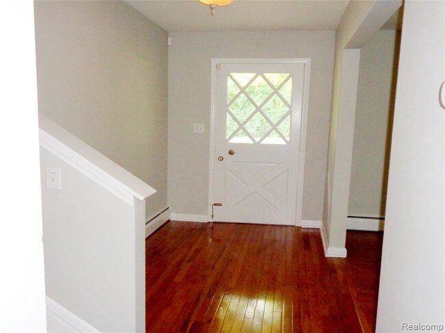 Foto del edificio - 5107 Wing Lake Rd
