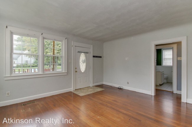 Building Photo - 3 br, 1 bath House - 3700 Trant Avenue