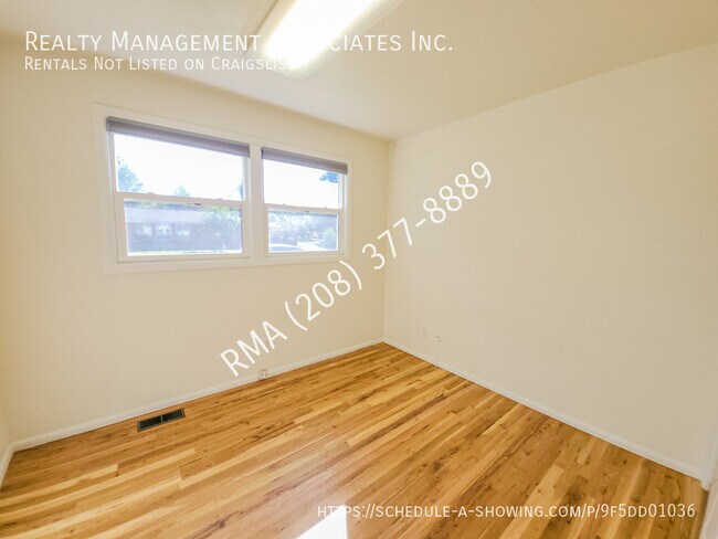 Building Photo - Recently Updated 4 Bedroom House on Boise ...