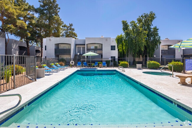 Resort-Style Swimming Pools - Stonebridge