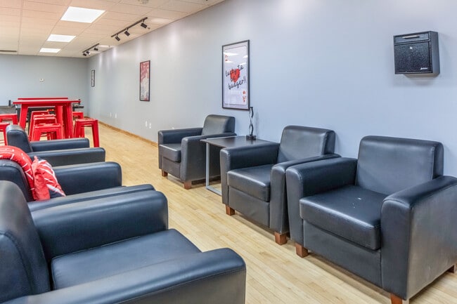 Amenity Suite - Collegiate Campus Apartments