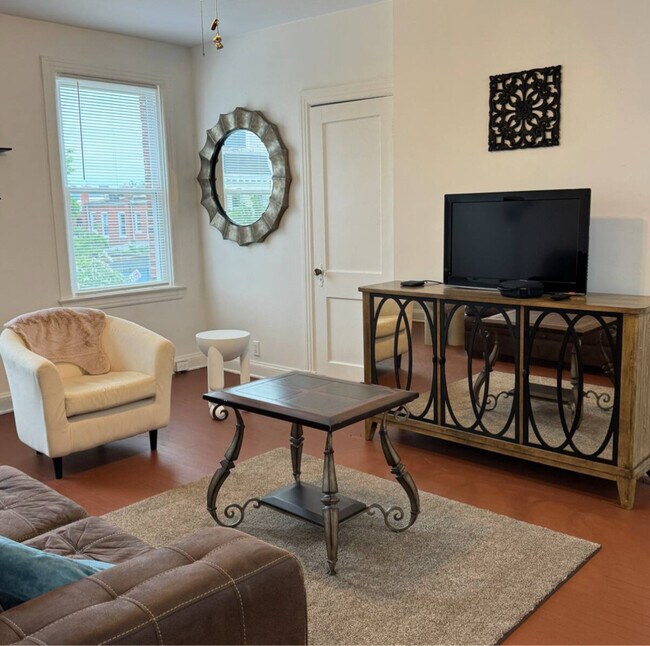 Foto del edificio - 441 Manor Pl NW