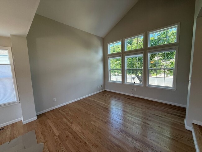 Foto del edificio - 818 Spyglass Cir