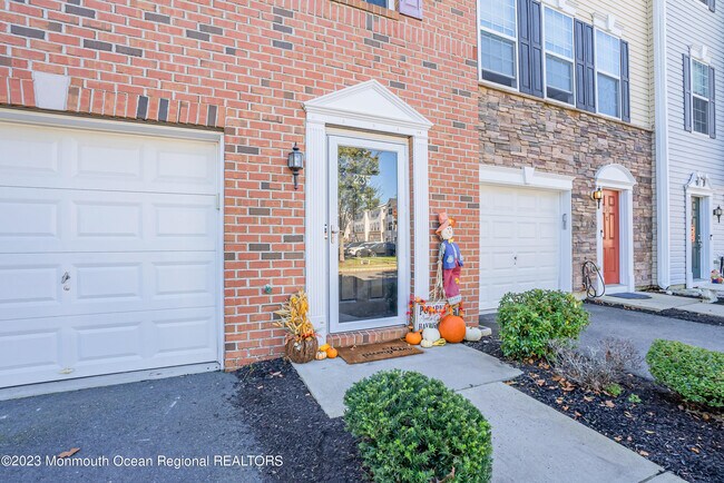 Foto del edificio - 235 Chickadee Ct