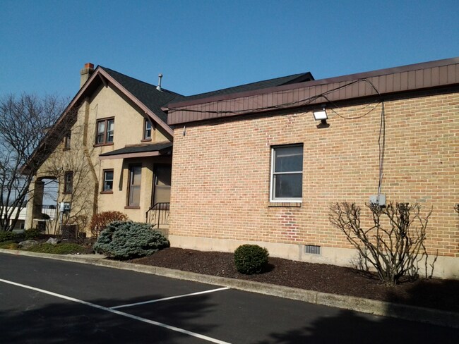 Building Photo - 3142 William Penn Hwy