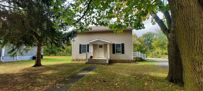Building Photo - 588 Mahar St