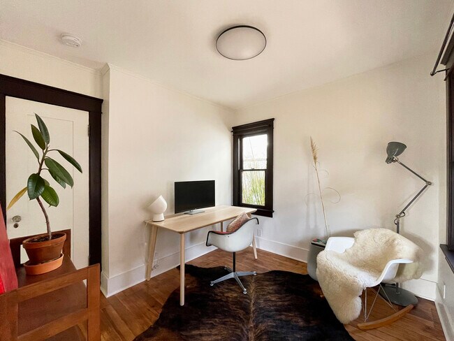 Foto del edificio - 204 N Avenue 55