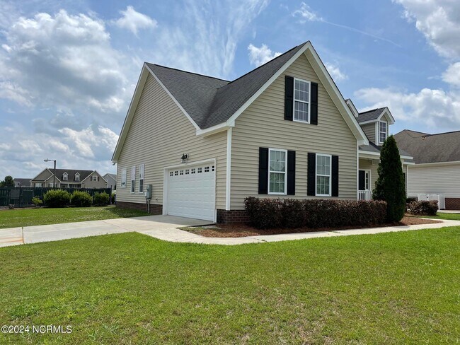 Building Photo - 454 Branchwood Dr