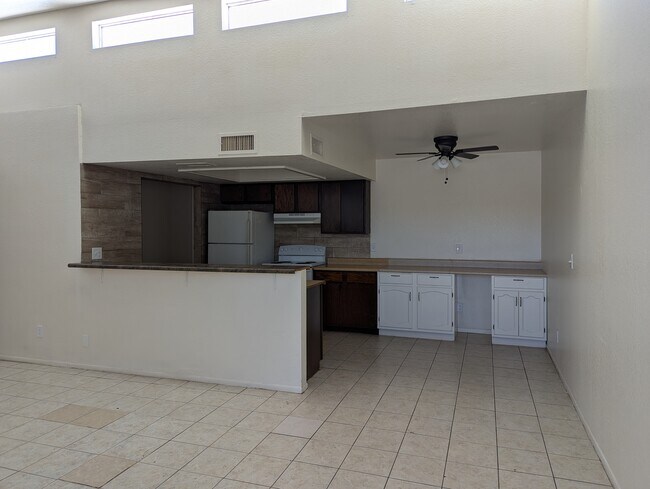 Foto del edificio - 1477 E 27th Ave