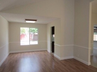 Foto del edificio - 223 Gypsum Dr