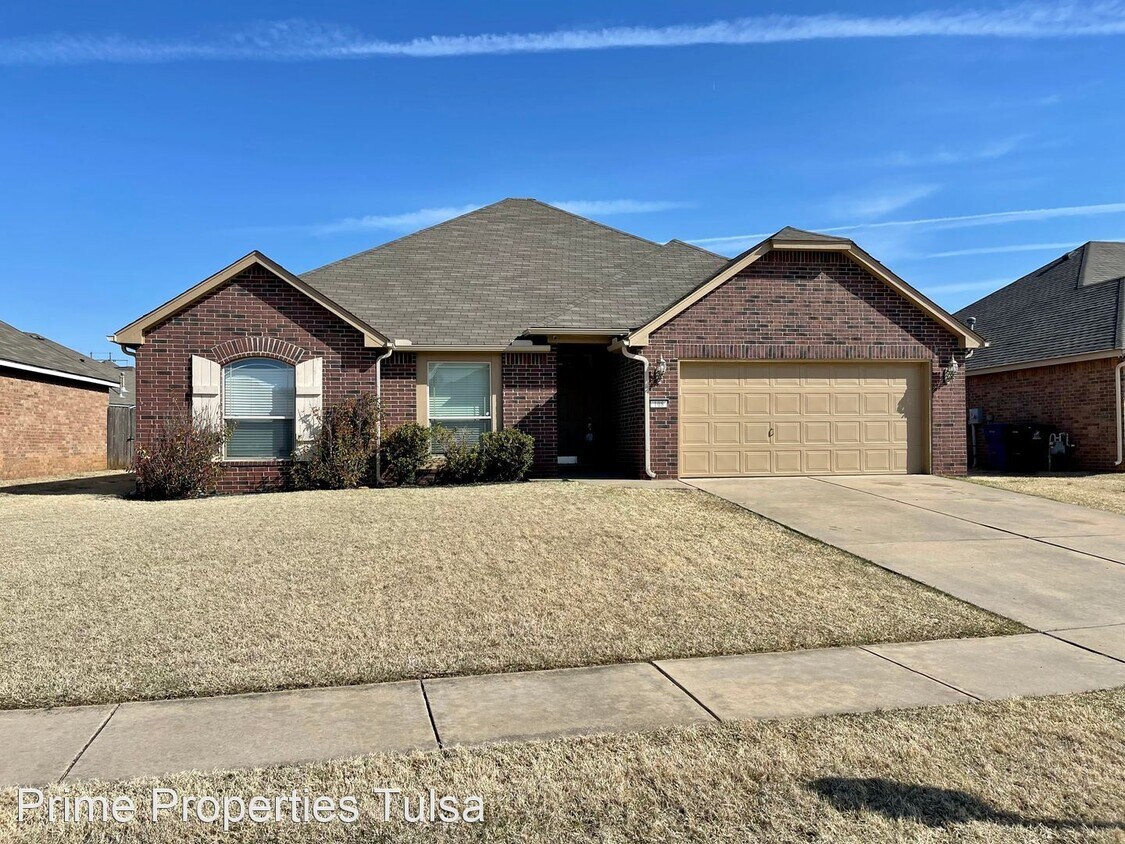 4 br, 2 bath House 108 E Granger St. House Rental in Broken Arrow, OK
