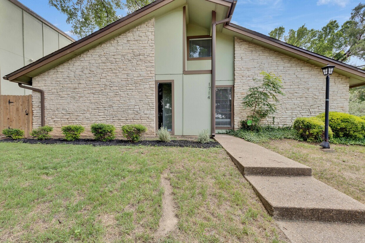Foto principal - 1714 Timber Ridge Dr