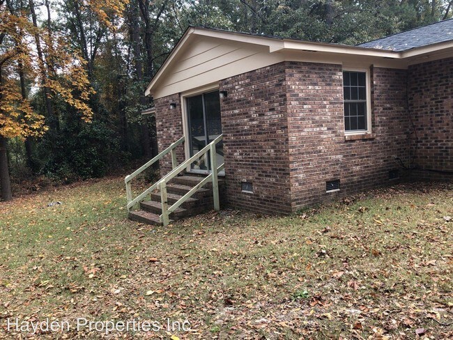 Building Photo - 21175 Fayetteville Rd