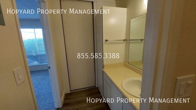 Foto del edificio - 5155 Arden Way