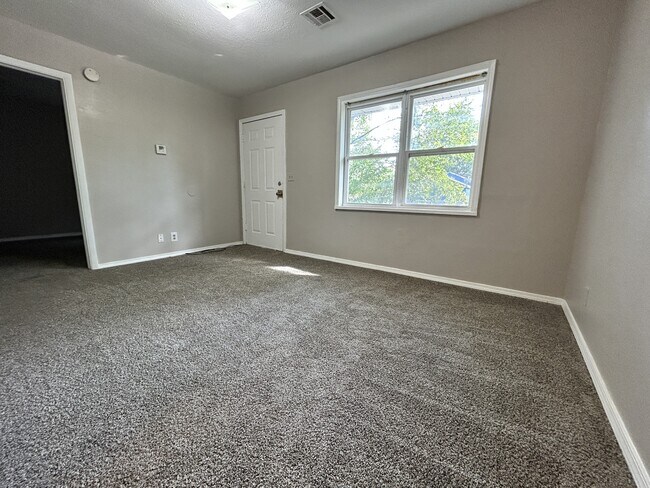 Foto del edificio - 210 N Frankfort Ave