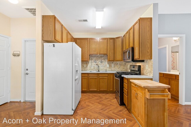 Building Photo - 3 br, 2 bath House - 195-A Plaza Drive