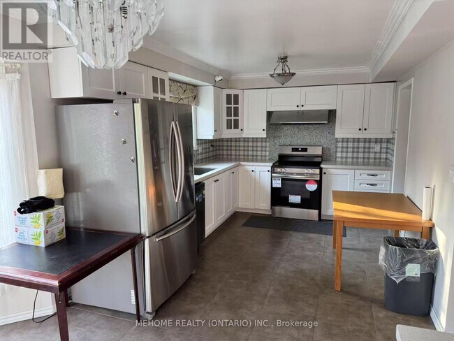 Building Photo - 46 Cranleigh Dr