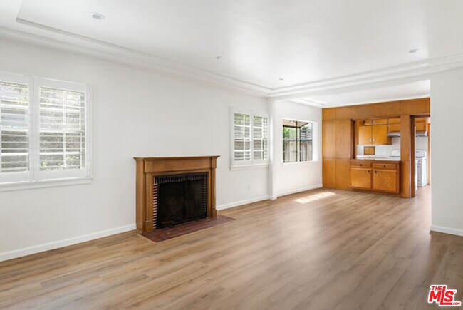 Foto del edificio - 2929 Oakhurst Ave