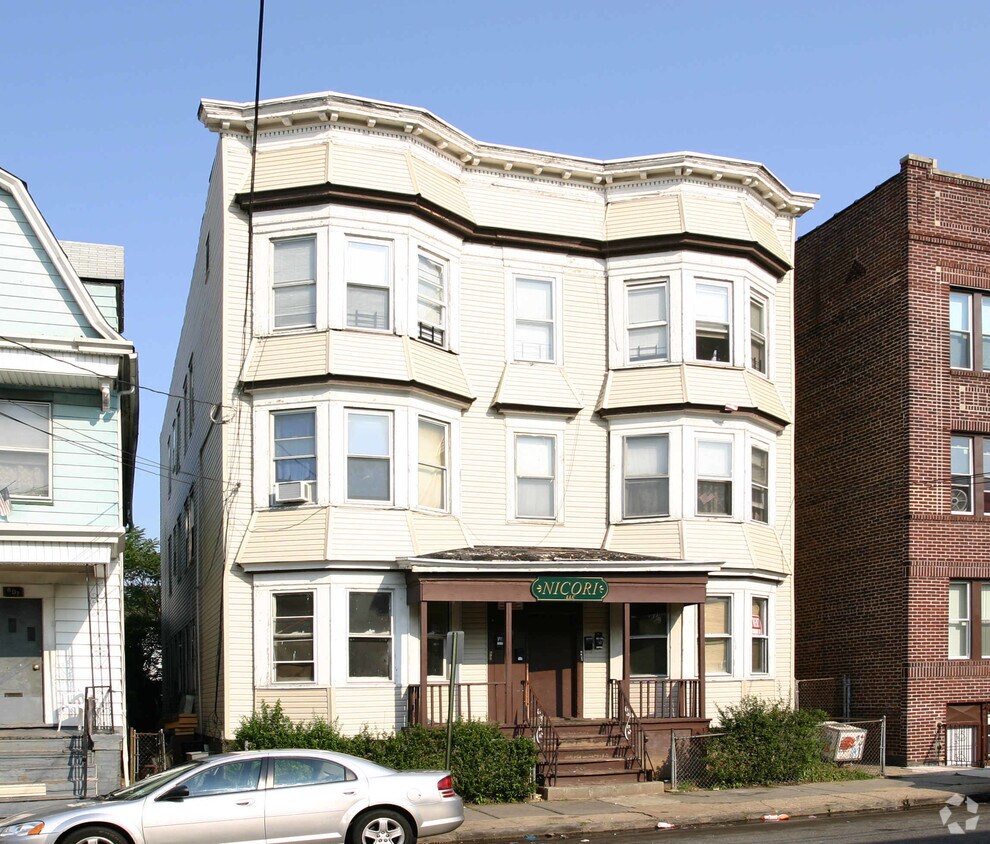 Building Photo - 603-605 S 20th St