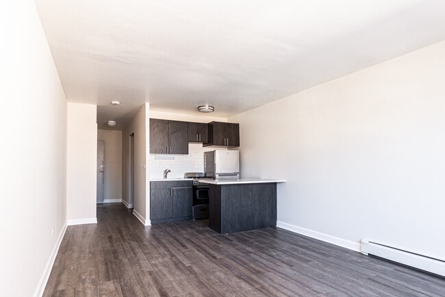 Building Photo - 5841 N Winthrop Ave