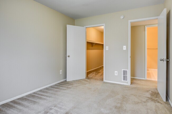 Foto del edificio - Chestnut Lake