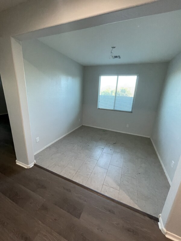 Building Photo - 17922 W Tina Ln