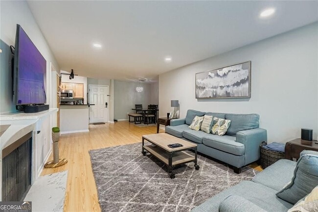 Building Photo - 3302 Pine Heights Dr NE