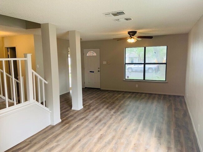 Building Photo - ** Application Received** Charming 4-Bedro...