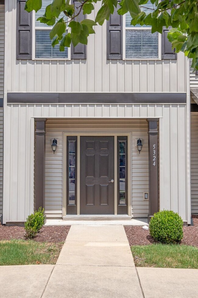Foto del edificio - Townhome in The Villas at Cloister