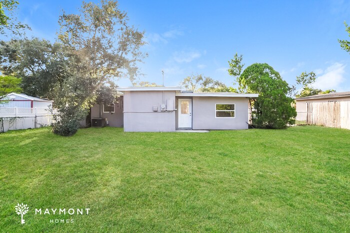 Building Photo - 518 Elm Dr
