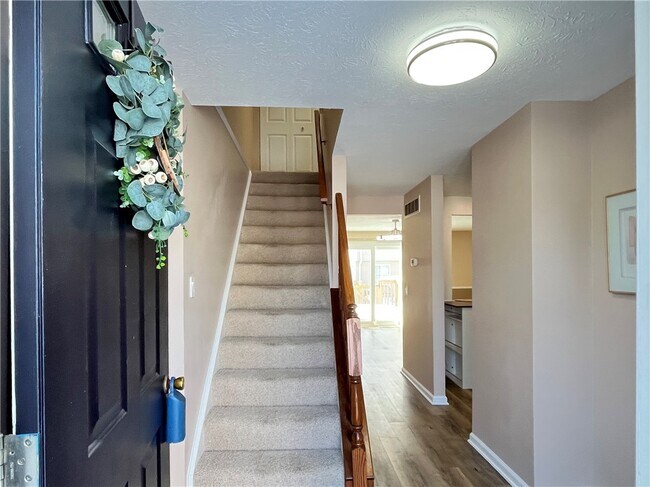 Foto del edificio - 35 Camberley Pl