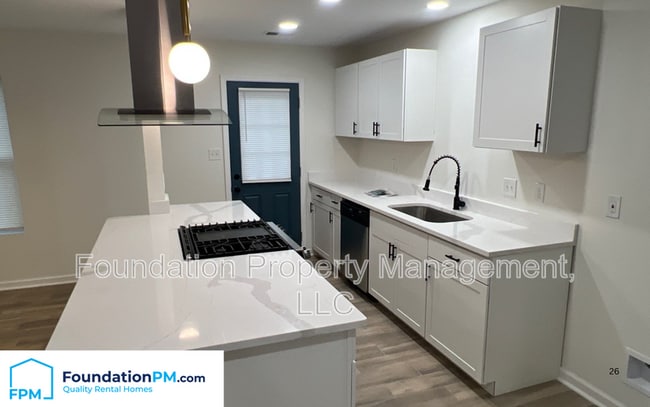 Building Photo - 3851 Selden Cove