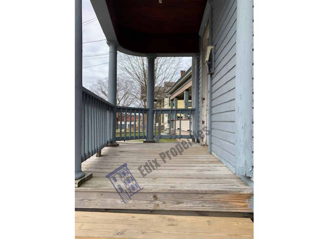 Private Porch - 273 Randolph St