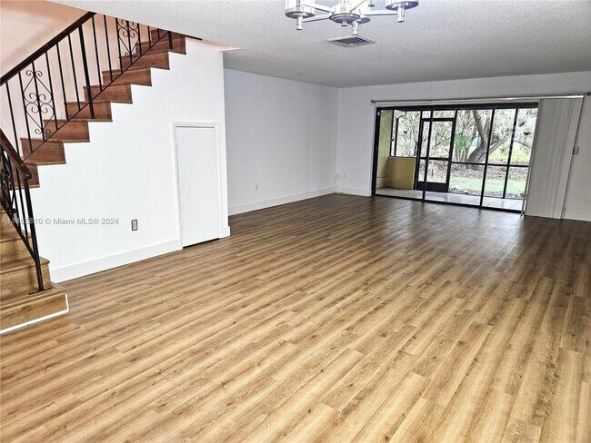 Building Photo - 3950 Estepona Ave
