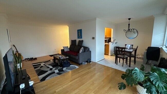 Foto del edificio - 4401 Cherry Hill Rd
