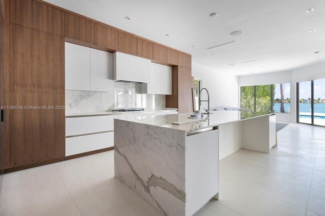 Building Photo - 91 N Hibiscus Dr