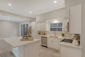 Building Photo - 15070 Kimberley Ct